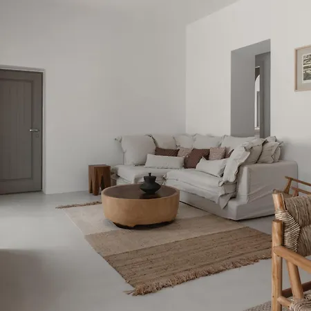 Siora Of Paros - Ammiralis & Castelis