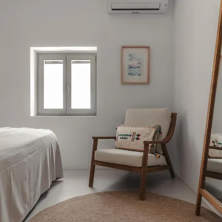 Siora Of Paros - Ammiralis & Castelis * Naousa