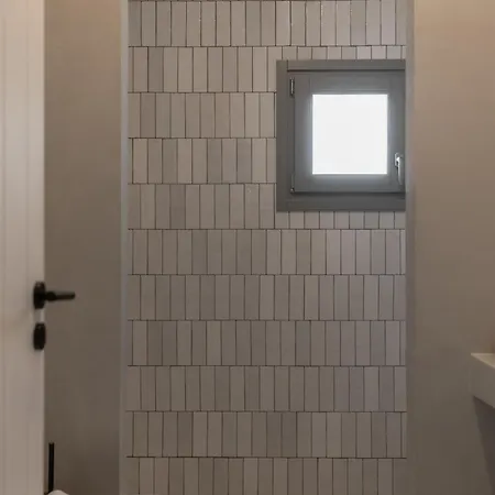 Siora Of Paros - Ammiralis & Castelis