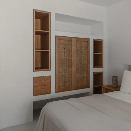 Siora Of Paros - Ammiralis & Castelis * Naousa (Paros)